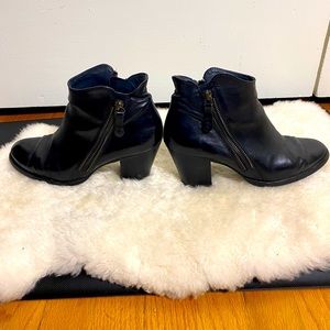 Paul Green Aubrey Booties Sz 8 Black Leather